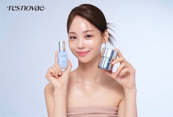 ▲ 레스노베, 블루 크리스탈 하이드레이팅 앰플 & 액티브 베리어 하이드레이팅 크림 이미지