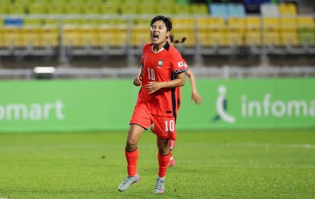 지소연이 동아시안컵 최종전 대만과 경기에서 후반 25분 페널티킥을 성공시킨 후 포효하고 있다. 뉴시스