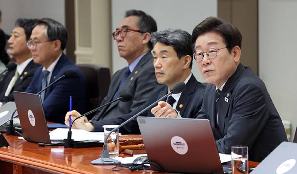 이재명 대통령이 지난 19일 용산 대통령실에서 열린 국무회의에서 발언하고 있다. [사진=연합뉴스]