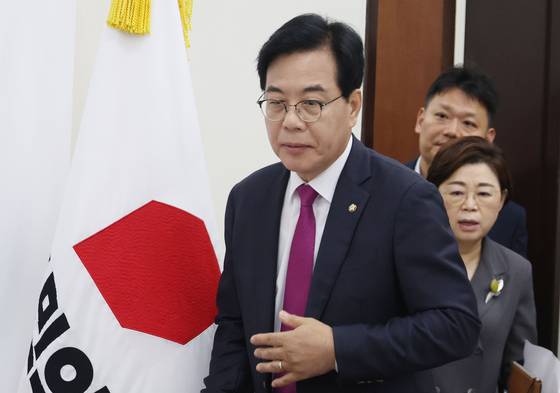 송언석 국민의힘 비상대책위원장 겸 원내대표가 16일 오전 서울 여의도 국회에서 열린 현안관련 기자간담회에 참석하고 있다. 뉴시스