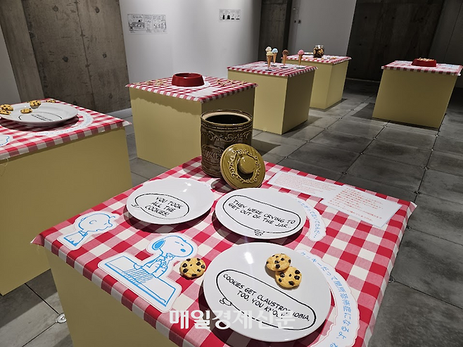 스누피의 말과 함께 음식을 구성한 푸드 디렉터 히라노 사키코의 전시 공간. [도쿄 이승훈 특파원]