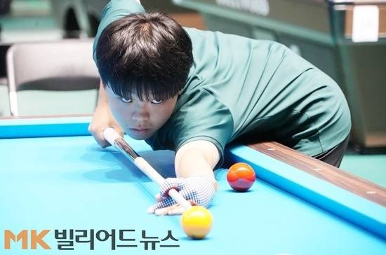 ‘제2의 조명우’를 꿈꾸는 15세 김현우가 남원 전국당구선수권 8강전에서 조영윤을 물리치고 자신의 우상 조명우와 결승진출을 놓고 격돌한다.