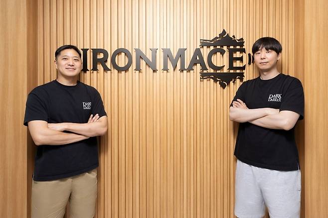 최주현 아이언메이스 신임 대표(왼쪽)와 박승하 사장 [출처 = 아이언메이스]