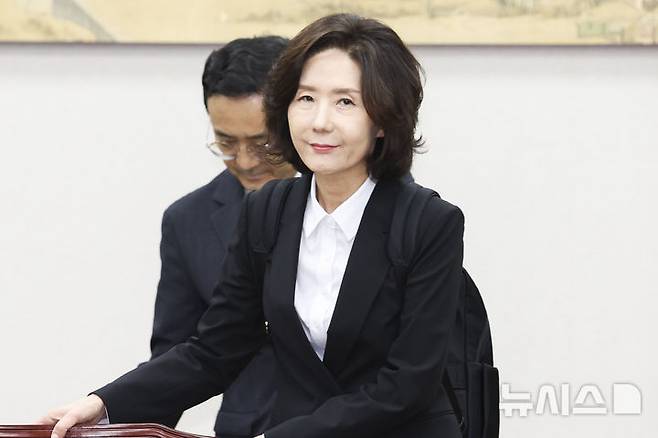 [서울=뉴시스] 고승민 기자 = 이진숙 사회부총리 겸 교육부 장관 후보자가 16일 서울 여의도 국회 교육위원회에서 열린 인사청문회에 출석하고 있다. 2025.07.16. kkssmm99@newsis.com