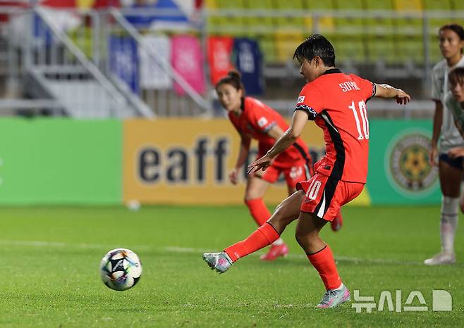 [수원=뉴시스] 김선웅 기자 = 16일 경기 수원시 수원월드컵경기장에서 열린 2025 동아시아축구연맹(EAFF) E-1 챔피언십(동아시안컵) 여자부 대한민국 vs 대만 경기, . 2025.07.16. mangusta@newsis.com