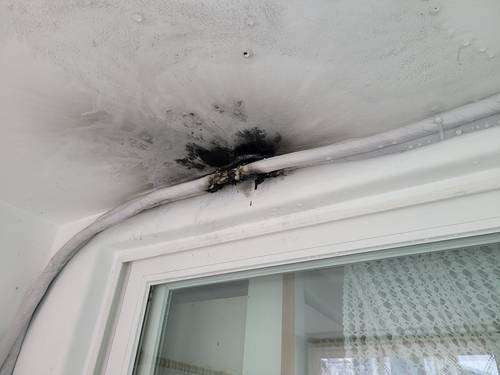 경남 통영에서 발생한 에어컨 전기 배선 화재 [경남소방본부 제공. 재판매 및 DB 금지]