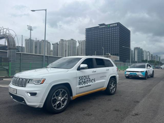 15일 경기 성남 분당구 서울로보틱스 알앤디센터에서 기자가 탑승한 서울로보틱스 기술을 적용한 무인 자율주행 차량 /정혜진기자