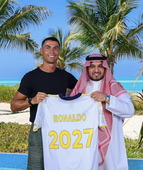지난달 알 나스르와 2027년까지 계약한 호날두. 알 나스르 SNS