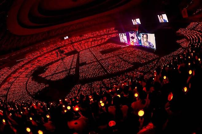 "진 신문 삽니다" 방탄소년단 진 1면 신문 아마존 재팬 1위..열도 '핫 인기'