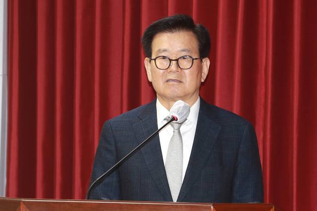 ▲ 김영규 청주의료원 원장 후보자가 17일 충북도의회 인사청문특별위원회에 참석해 인사말을 하고 있다.