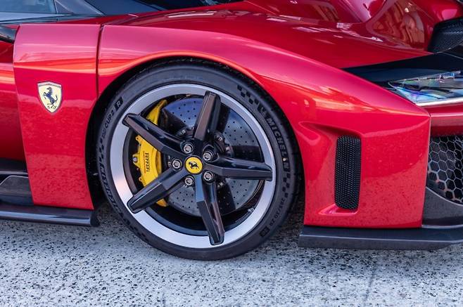 미쉐린 파일롯 스포츠컵 2 R K1'이 적용된 페라리 F80 사진=미쉐린코리아