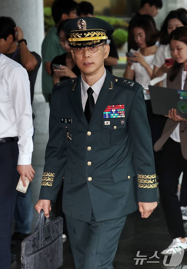 김용대 드론작전사령관이 17일 오전 서울 서초구 서울고등검찰청에 마련된 내란특검 사무실에 무인기 침투 의혹 등 외환 혐의 관련 조사를 받기 위해 출석하고 있다. 2025.7.17/뉴스1 ⓒ News1 구윤성 기자