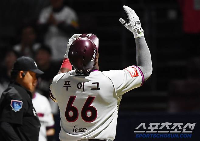 9일 서울 고척스카이돔에서 열린 한화-키움전. 4회말 무사 푸이그가 솔로포를 친 후 세리머니를 하고 있다. 고척=정재근 기자 cjg@sportschosun.com/2025.5.9/