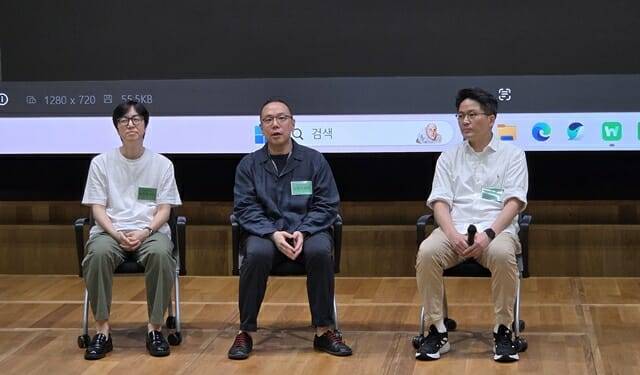 (왼쪽부터) 송지철 네이버 프리즘 스튜디오 리더, PRISM Studio 송지철 리더, 오한기 네이버 리얼타임 엔진 스튜디오 리더, 김성호 네이버 이머시브 미디어 플랫폼 리더가 취재진의 질문에 답변하고 있다.