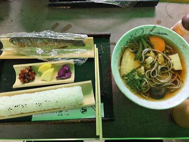 7fed8273b58569f551ee86e640827473bc1de412f97258e18969e07ab0ec26ad