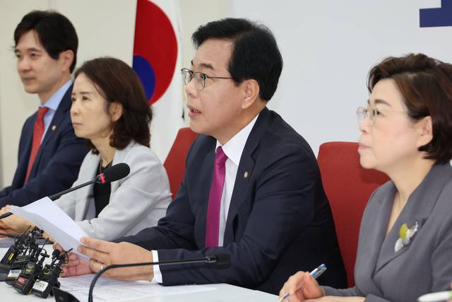 송언석 국민의힘 비상대책위원장 겸 원내대표가 16일 국회에서 현안 관련 기자간담회를 열고 발언하고 있다. [연합뉴스]