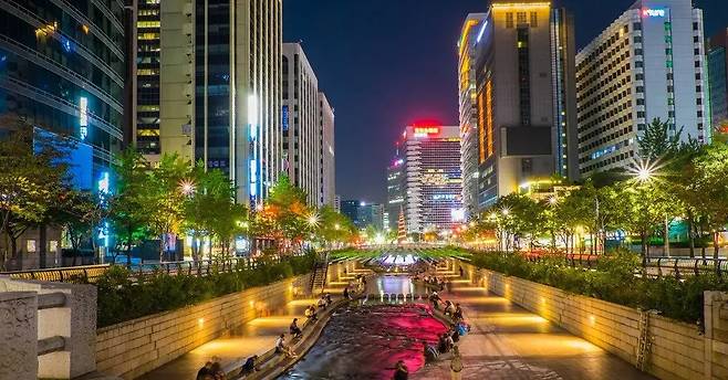 청계천 복원사업 비포/애프터 비교 사진.jpg