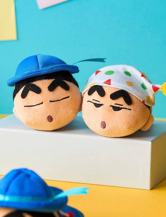 무신사 짱구 옷입히기 키링 발매