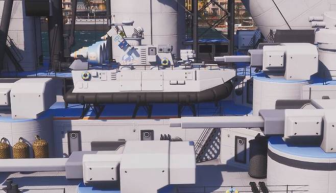 ▲ 원본 호버크래프트는 미니어처 구명정으로 갑판 위에 구현되어 있다