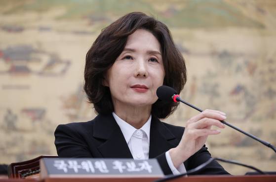 이진숙 사회부총리 겸 교육부 장관 후보자가 16일 서울 여의도 국회 교육위원회에서 열린 인사청문회에서 의원 질의를 듣고 있다. 연합뉴스