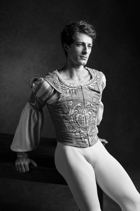 '파리 오페라 발레 에투알 갈라 2025'를 통해 처음으로 한국 무대에 서는 마티외 가니오. 사진 예술의전당