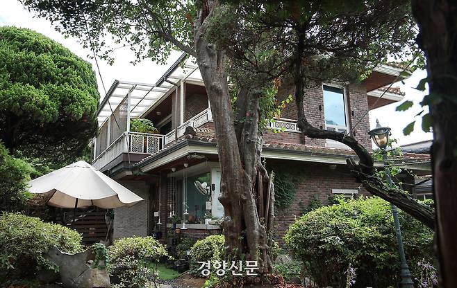 민중기 특별검사가 이끄는 김건희 특검팀이 지난 15일 서울 강남구 역삼동 건진법사 전성배씨의 법당을 압수수색 했다. 한수빈 기자