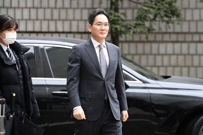 Samsung Electronics Chair Lee Jae-yong arrives at the Seoul Central District Court on Feb. 5, 2024, in Seoul.  (Getty Images)