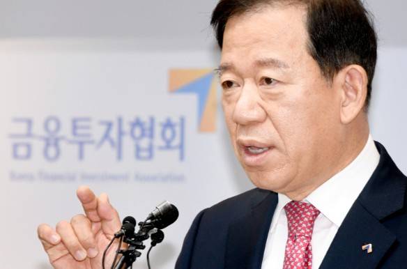 서유석 금융투자협회장이 지난 2월 서울 여의도 금투협회에서 열린 출입기자단 신년 기자간담회에서 질문에 답하고 있다. 금융투자협회 제공