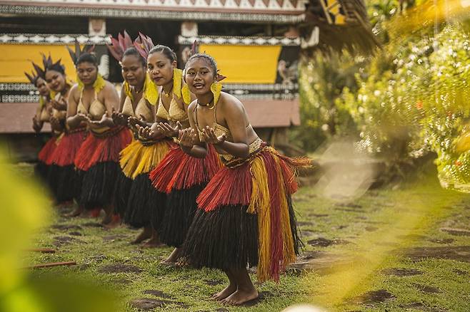 팔라우 주민들의 전통민속공연