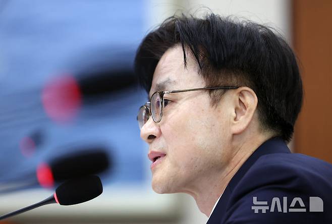 [서울=뉴시스] 김명년 기자 = 김정관 산업통상자원부 장관 후보자가 17일 오전 서울 여의도 국회 산업통상자원중소벤처기업위원회에서 열린 인사청문회에서 질문에 답하고 있다. 2025.07.17. kmn@newsis.com
