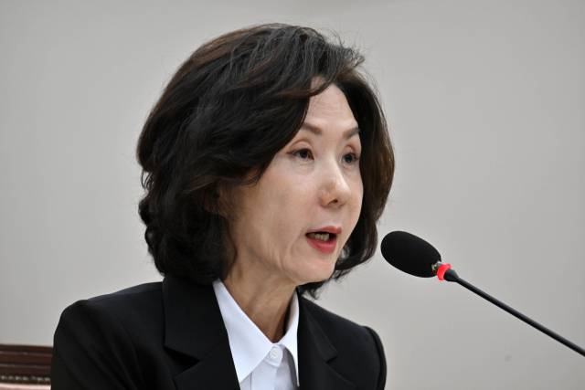 이진숙 교육부 장관 후보자가 16일 오후 서울 여의도 국회 교육위원회에서 열린 인사청문회에 참석해 의원들의 질의에 답변하고 있다. 성형주 기자