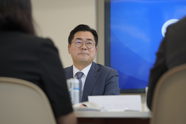 박찬대 더불어민주당 의원이 15일 서울 여의도에서 열린 글로벌 기업 간담회에서 발언하고 있다. 사진 제공=박찬대 의원실