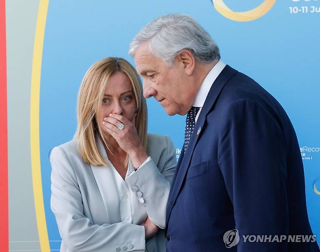 안토니오 타야니 이탈리아 부총리(오른쪽)와 조르자 멜로니 총리 [EPA 연합뉴스 자료사진. 재판매 및 DB 금지]