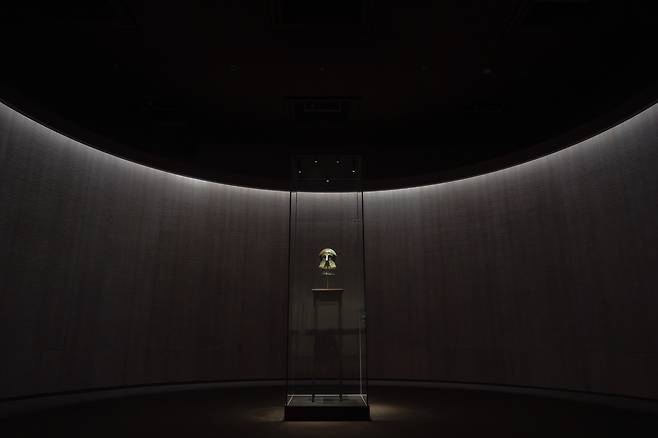 손기정 선수가 받은 고대 그리스 청동 투구 사진 : 김울프 작가