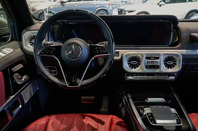 벤츠 G450d 마누팍투어 HS 효성에디션 운전석. 사진=HS효성 더클래스