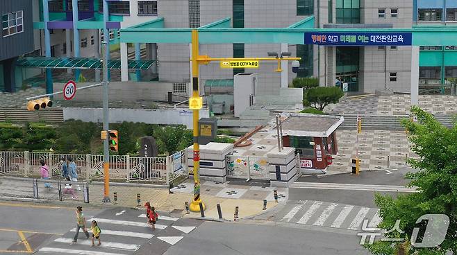 판암초 앞 ‘큐브형 비상벨’ 조감도. (대전서구 제공. 재판매 및 DB금지)2025.7.18/뉴스1