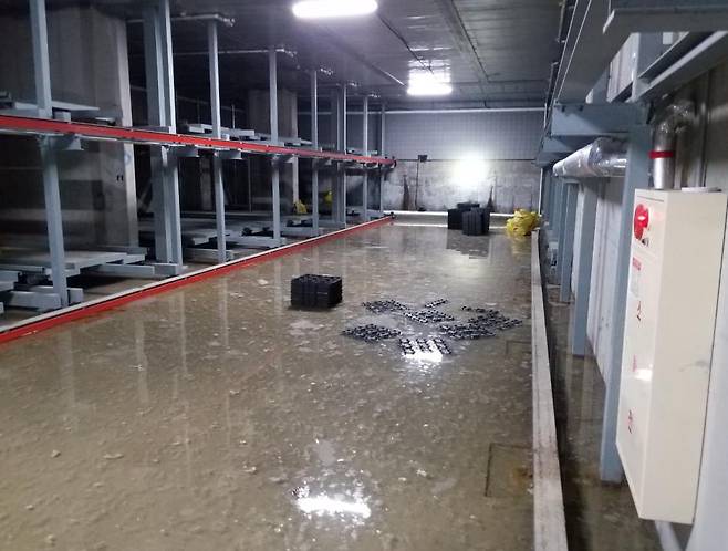 사진 : 기계식주차장 침수 현장 (출처=한국교통안전공단)