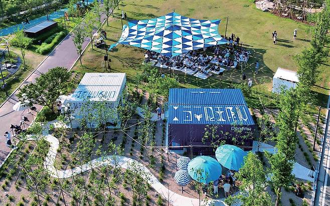 ‘시드볼트 NFT 컬렉션’과 ‘디지털 치유정원’ 부스. /환경재단