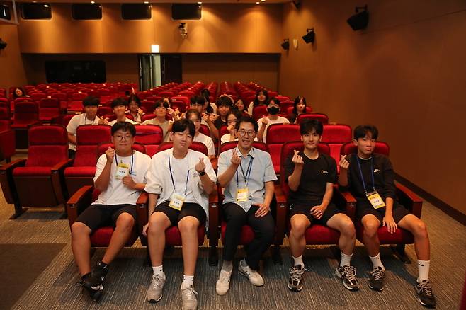 15일, 진로체험 강연에 함께한 세종 한솔중학교 학생들