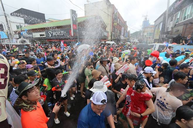정남진장흥물축제 '살수대첩 거리 퍼레이드'