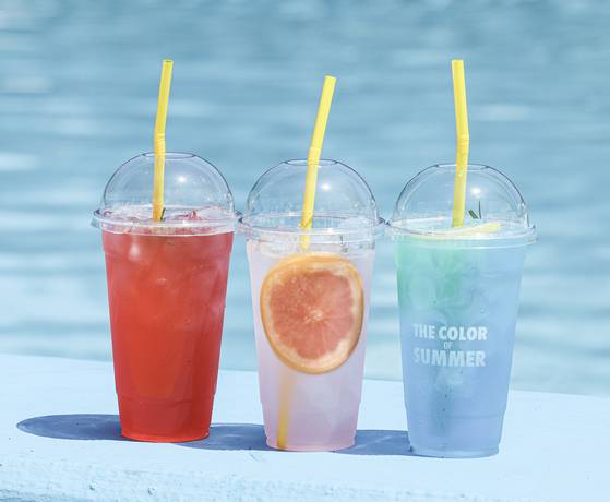 즉석 라면을 비롯해 다양한 분식과 음료를 한강 수영장 6곳 모두에서 즐길 수 있다.