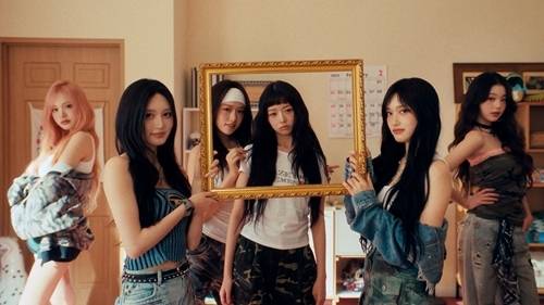 아이브(IVE: 안유진.가을.레이.장원영.리즈.이서)가 일본 새 앨범의 타이틀곡을 선발매했다.