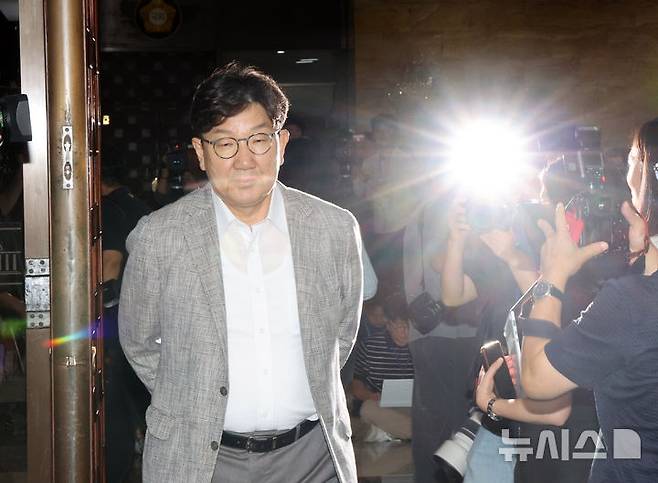 [서울=뉴시스] 김명년 기자 = 권성동 국민의힘 의원이 지난 9일 오후 서울 여의도 국회에서 열린 긴급의원총회에 참석하고 있다. 2025.07.18. kmn@newsis.com