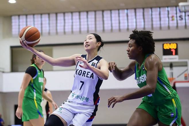 [서울=뉴시스] 한국 19세 이하(U-19) 여자농구 대표팀의 이민지. (사진=FIBA 홈페이지 캡처) *재판매 및 DB 금지