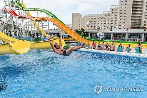 북한의 대형 해변 리조트 단지인 원산 갈마 해안관광지구의 모습 [AFP 연합뉴스 제공]