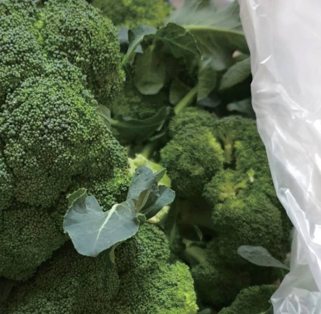 폴리에틸렌 필름 속포장을 추가하면 소비지에서 농산물 품질이 오래 유지된다.