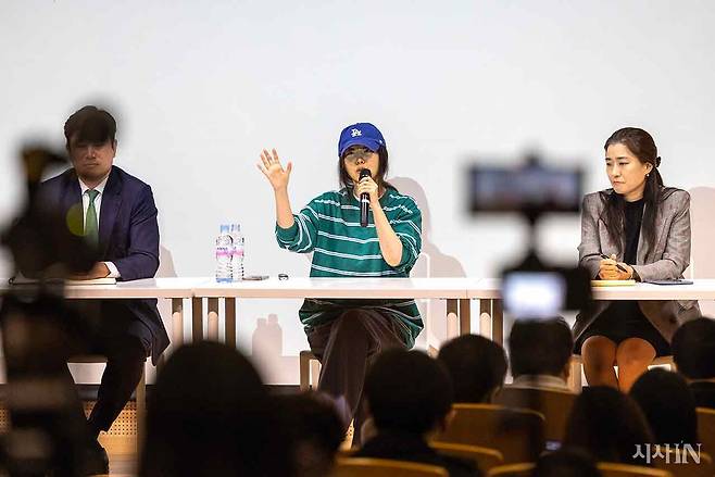 2024년 4월25일 민희진 어도어 대표가 서울 한국컨퍼런스센터에서 하이브 측이 제기한 배임 의혹을 반박하는 기자회견을 열었다. ⓒ시사IN 조남진