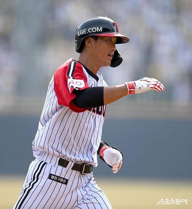 3일 1군 엔트리에서 말소된 LG 송찬의가 콜업되기 위해선 퓨처스리그에서 확실한 믿음을 심어줄 필요가 있다. 스포츠동아DB