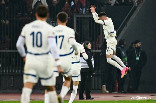 테르시치(오른쪽)이 호날두 세리머니를 따라하는 모습. /AFPBBNews=뉴스1