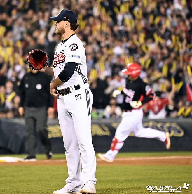 두산 베어스 외국인 투수 콜 어빈이 18일 문학 SSG 랜더스전에서 후반기 첫 선발 등판에 나선다. 엑스포츠뉴스 DB